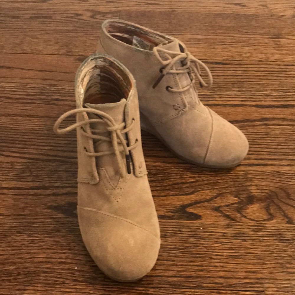 TOMS Desert Wedge in Taupe
